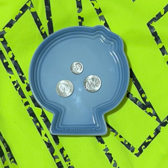 NEW LE CREUSET SANRIO LITTLE TWIN STARS BLUE DISH PLATE POCKET CHANGE CHIP CANDY - Picture 5 of 12